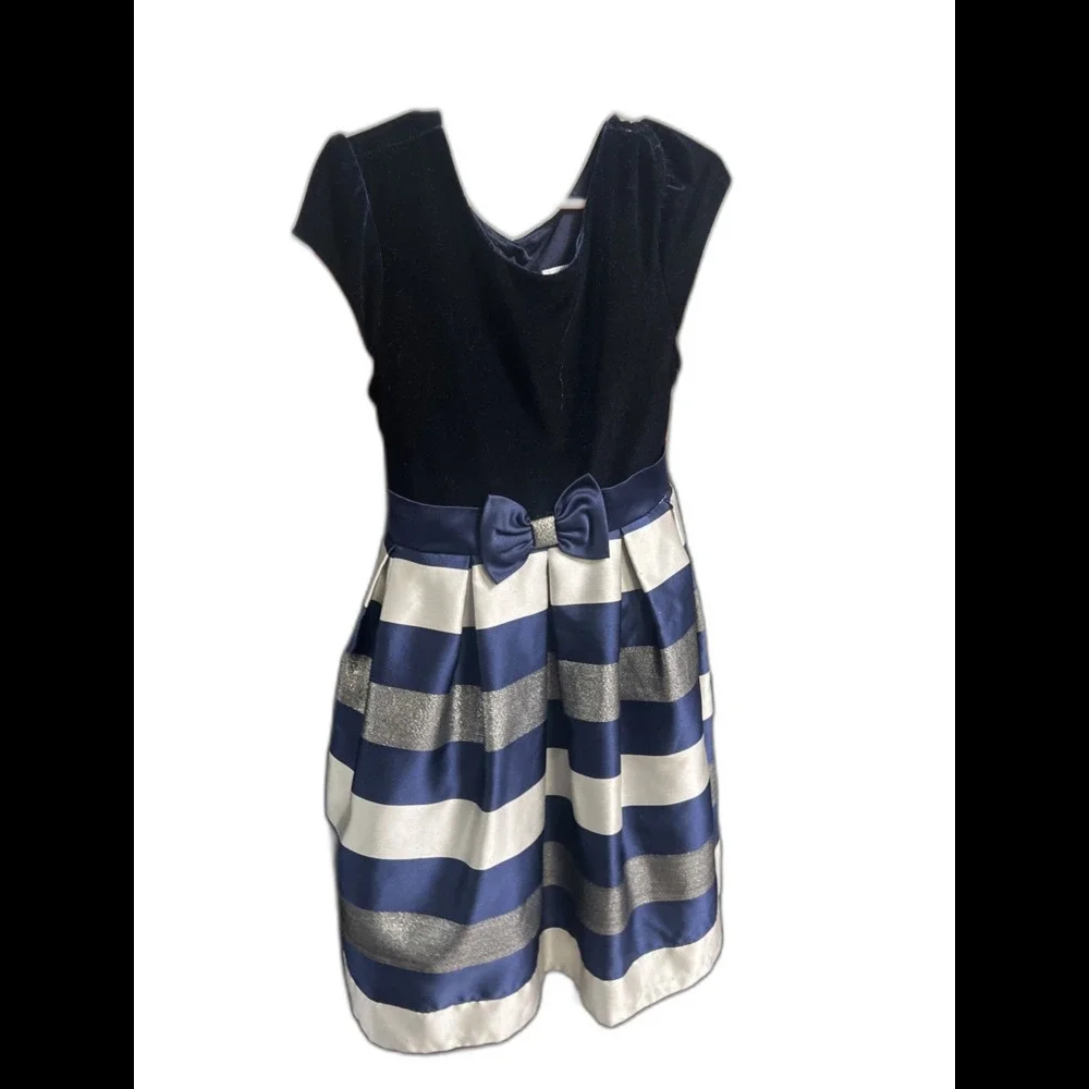Perfect for the Winter or the Holidays! Jona Michelle girls holiday dress size 7